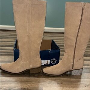 White Mountain Suede Boots